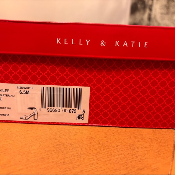 Kelly & Katie White Heeled Sandals - Picture 8 of 8